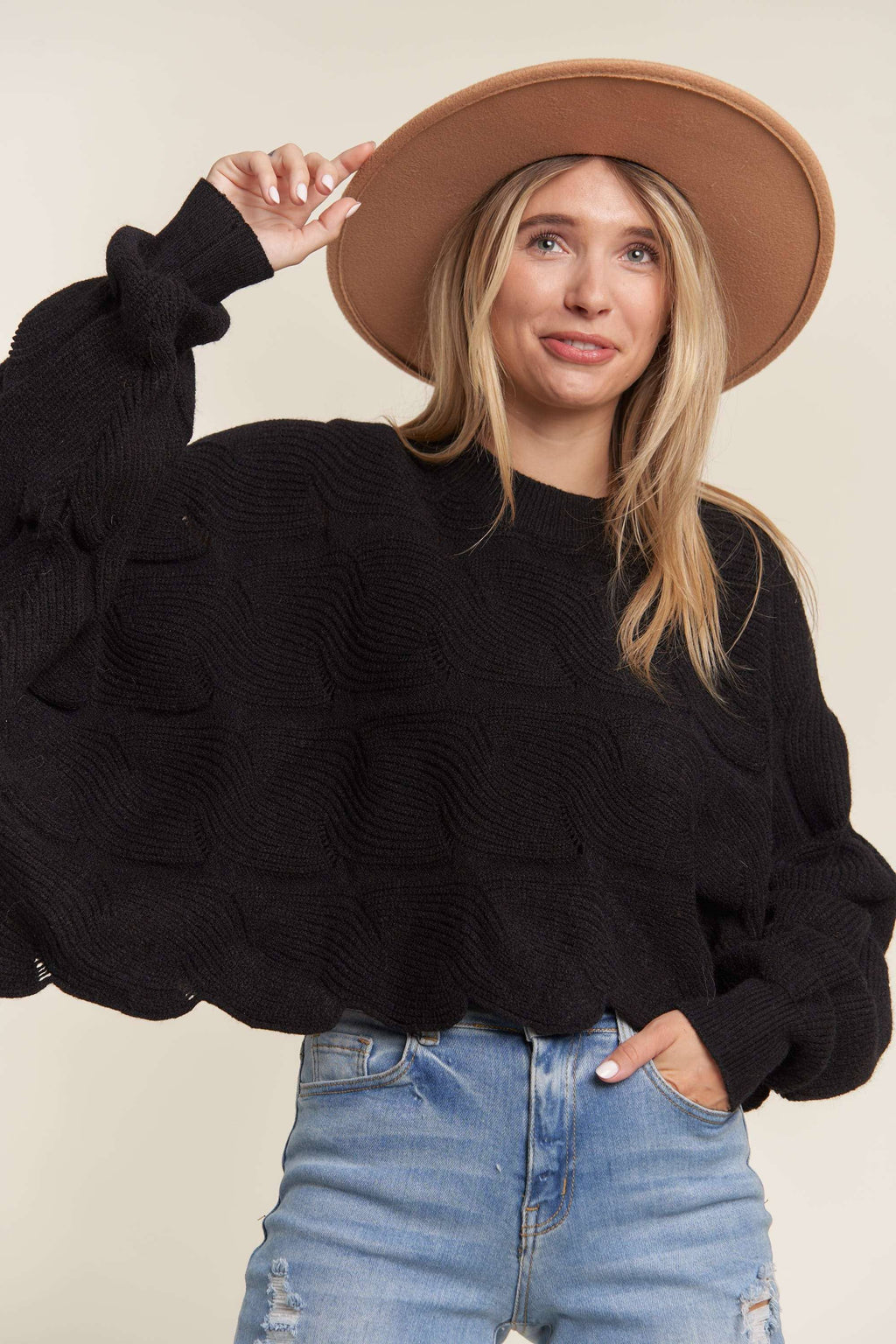 SCALLOP HEM LOOSE FIT SWEATER TOP