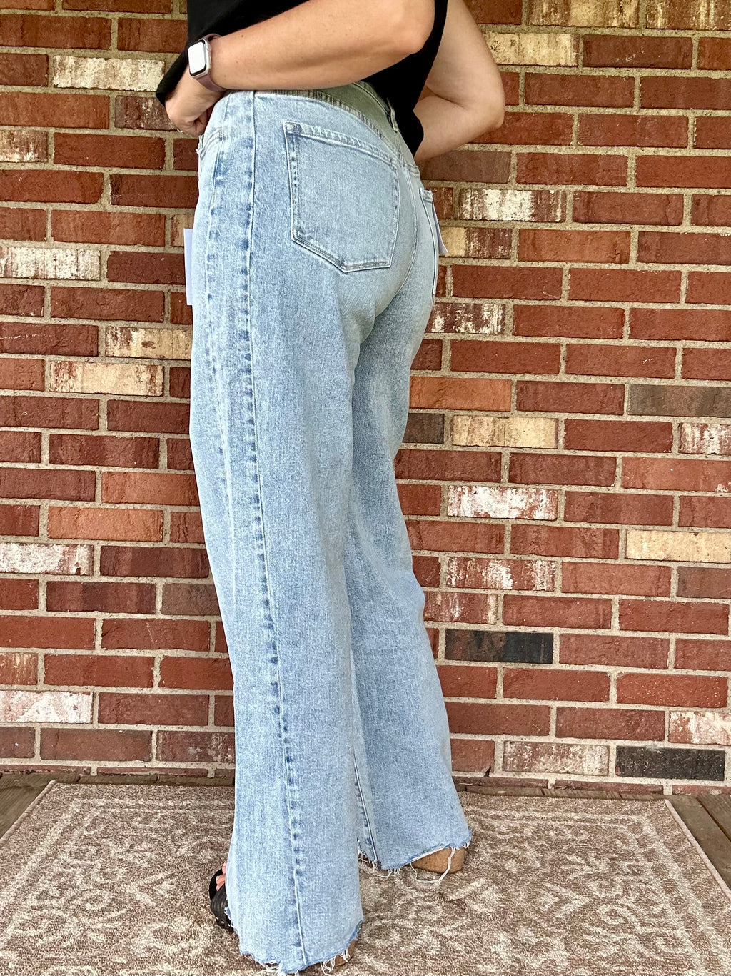 SUPER HIGH RISE UNEVEN RAW HEM VINTAGE FLARE JEANS