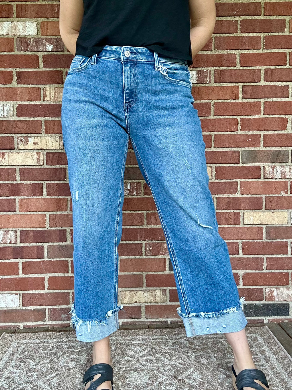 MID RISE RAW CUFFED HEM SLIM WIDE JEANS